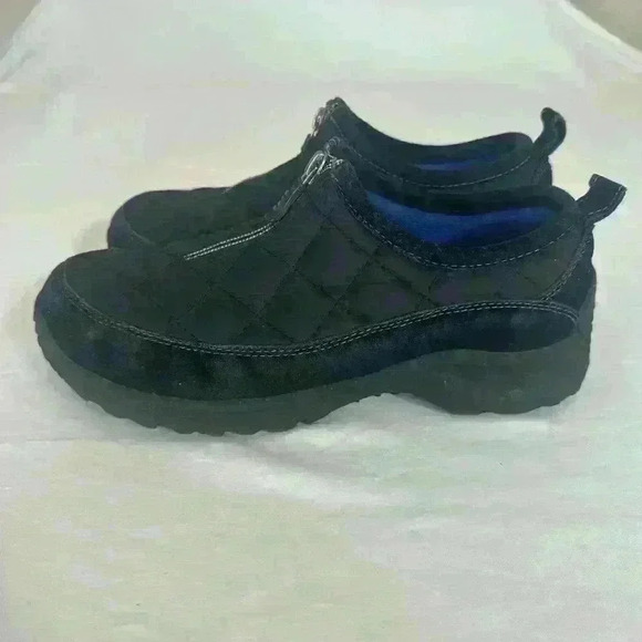 Land End size 7.5 black and royal blue shoes. - Picture 3 of 7